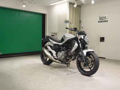 Suzuki Gladius SFV400 2012
