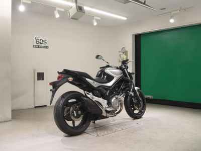 Suzuki Gladius SFV400 2012