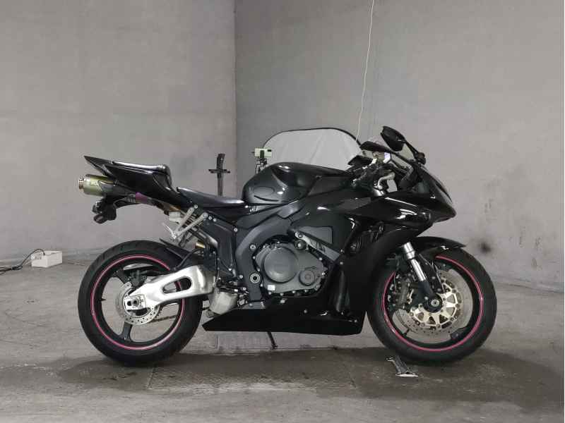 Honda CBR1000RR 2006
