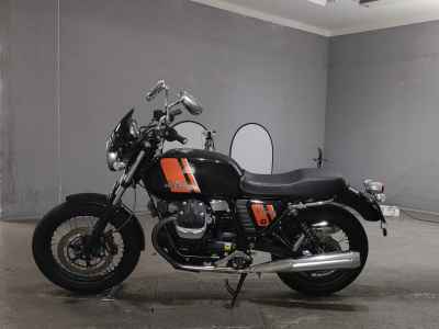 Moto Guzzi V7 Special 2013