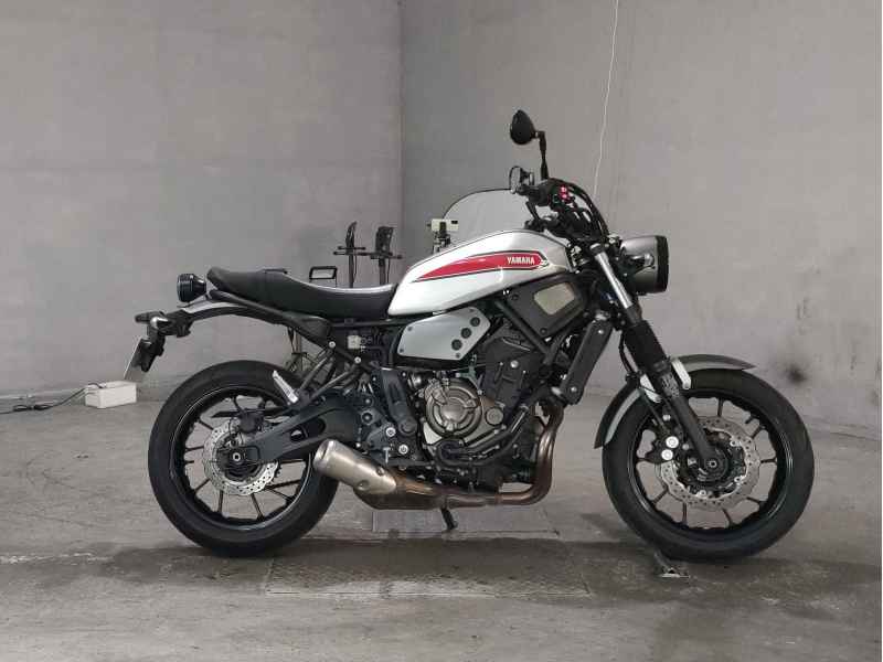 Yamaha XSR700 2021