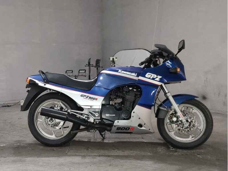 Kawasaki GPZ900R