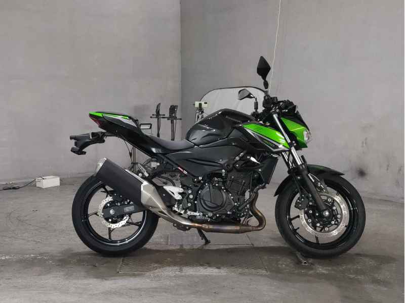 Kawasaki Z400 2022