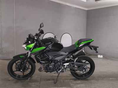 Kawasaki Z400 2022