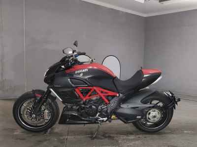 Ducati Diavel Carbon 2012