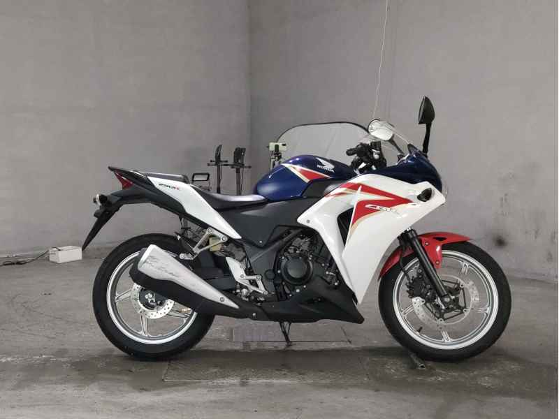 Honda CBR250R 2011