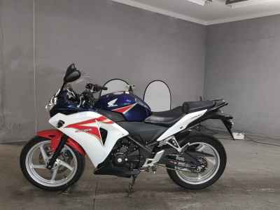Honda CBR250R 2011