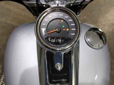 Harley-Davidson Sport Glide FLSB1750 2023