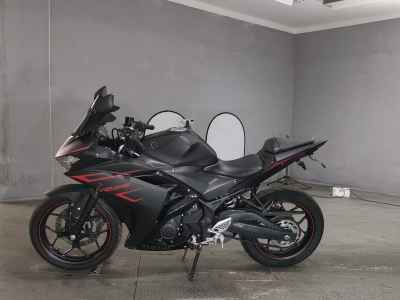 Yamaha YZF-R25 2017