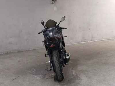 Yamaha YZF-R25 2017