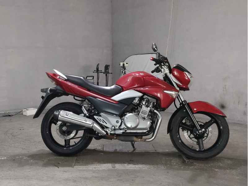 Suzuki GSR250