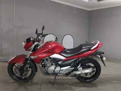 Suzuki GSR250