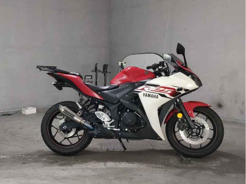 Yamaha YZF-R25 2015
