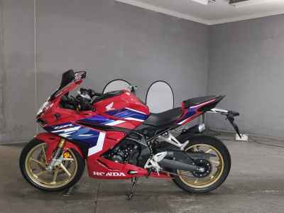 Honda CBR250RR 2023
