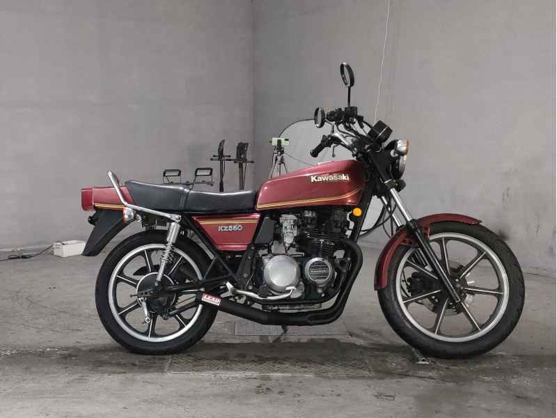 Kawasaki KZ550 2024
