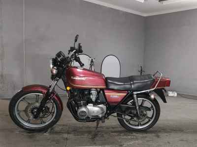 Kawasaki KZ550 2024
