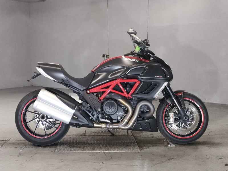 Ducati Diavel Carbon 2011