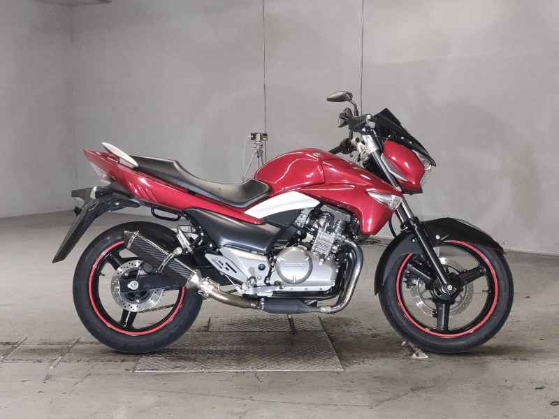 Suzuki GSR250