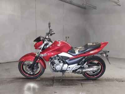 Suzuki GSR250