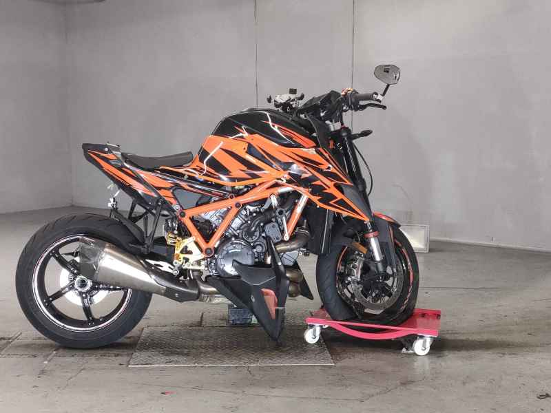 KTM 1290 Super Duke R 2021