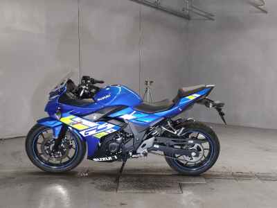 Suzuki GSX250R