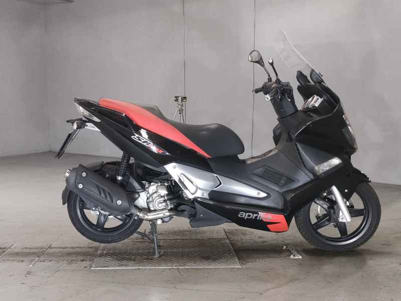 Aprilia SR Max 300 2015