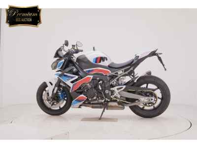 BMW M1000R 2025