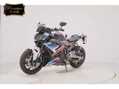 BMW M1000R 2025