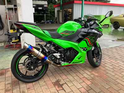 Kawasaki Ninja 400 KRT Edition 2023
