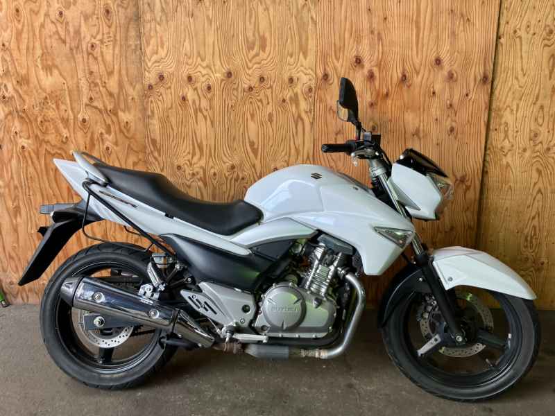 Suzuki GSR250