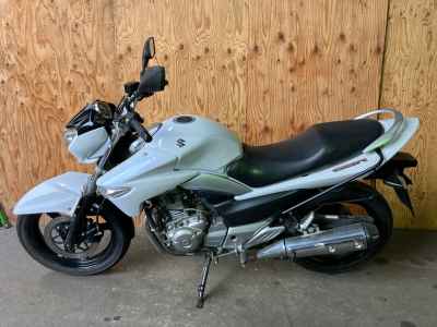 Suzuki GSR250