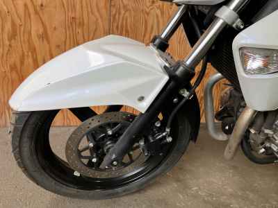 Suzuki GSR250