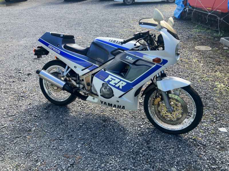 Yamaha FZR250