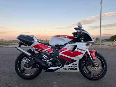 Yamaha TZR250R