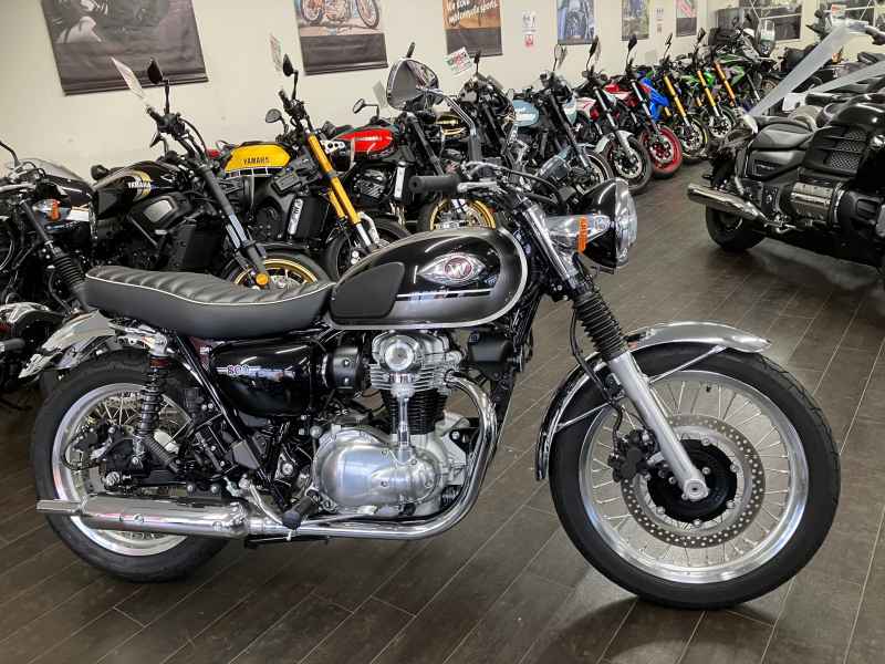 Kawasaki W800 2025