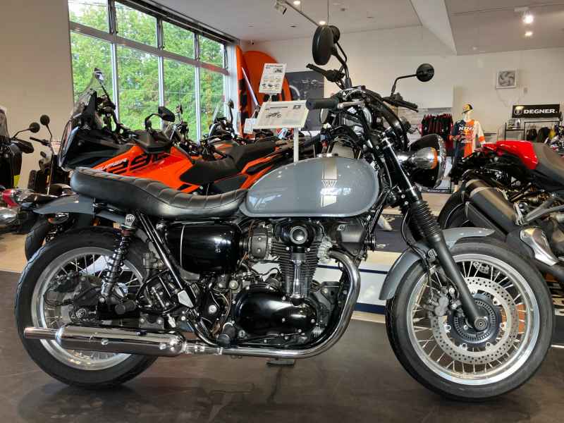 Kawasaki W800 2022