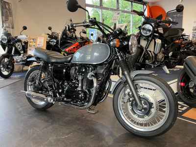 Kawasaki W800 2022