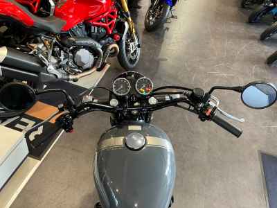 Kawasaki W800 2022