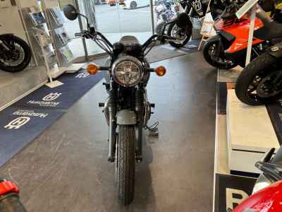 Kawasaki W800 2022