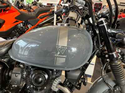Kawasaki W800 2022