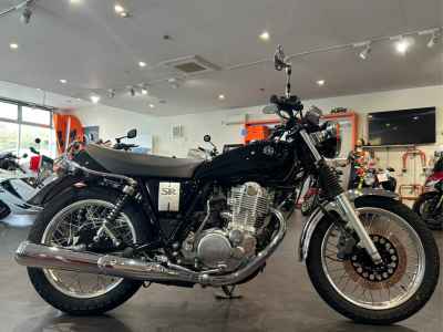 Yamaha SR400 2021