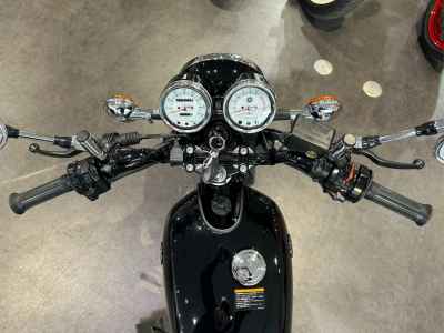 Yamaha SR400 2021