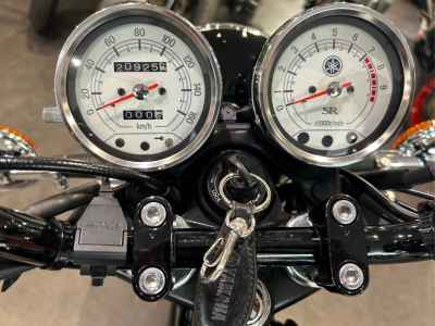 Yamaha SR400 2021