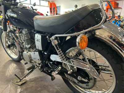 Yamaha SR400 2021