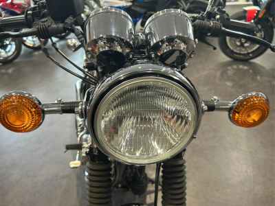 Yamaha SR400 2021