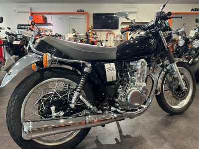 Yamaha SR400 2021