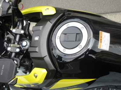 Suzuki GSR250