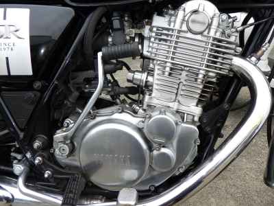 Yamaha SR400 2019