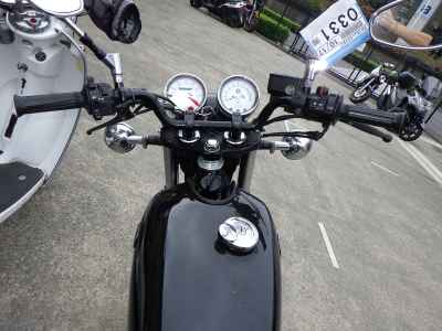 Yamaha SR400 2019