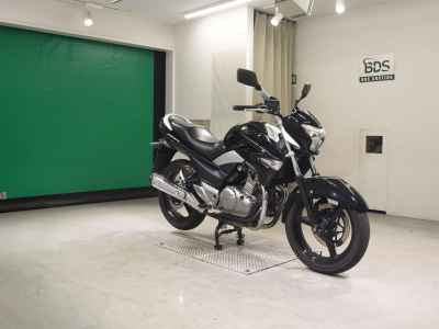 Suzuki GSR250